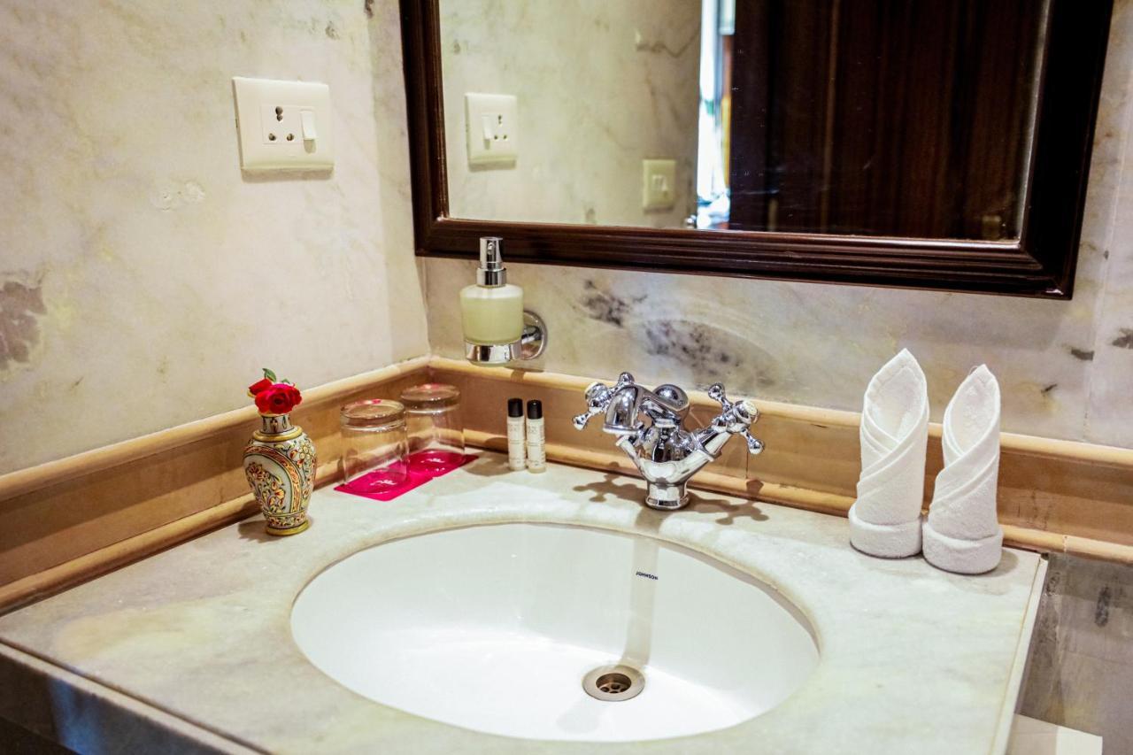 Saptapuri By Royal Orchid Hotels Limited พาราณสี ภายนอก รูปภาพ