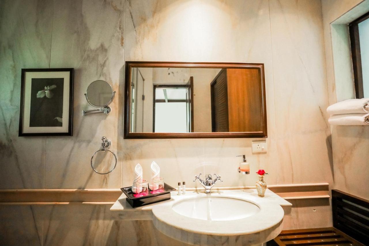Saptapuri By Royal Orchid Hotels Limited พาราณสี ภายนอก รูปภาพ